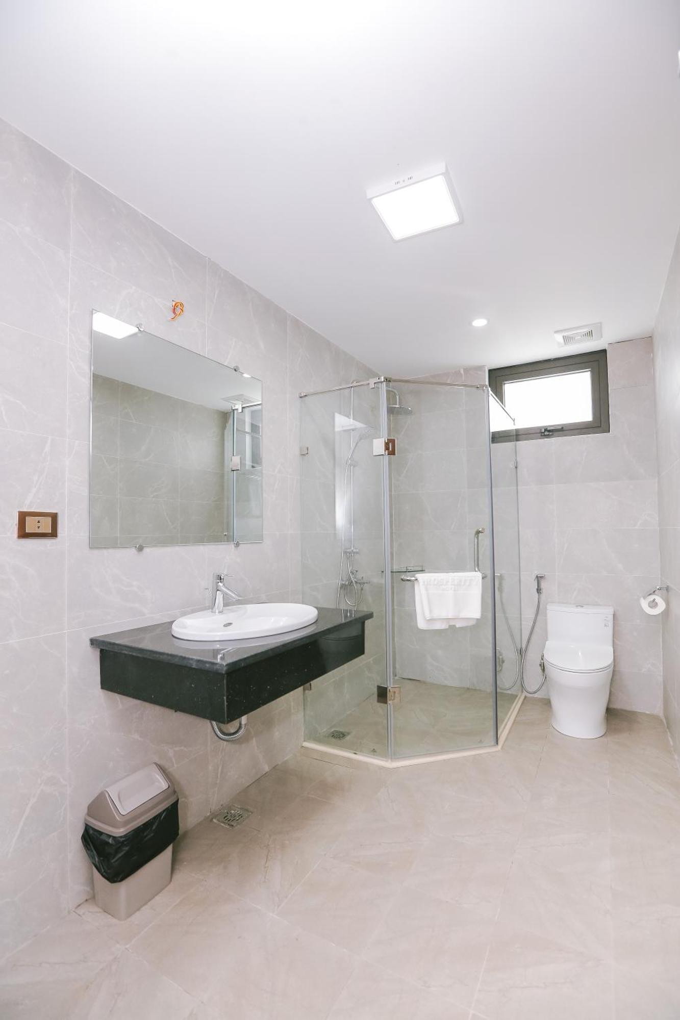 Prosperity Boutique Halong Hotel & Restaurent 하롱 외부 사진